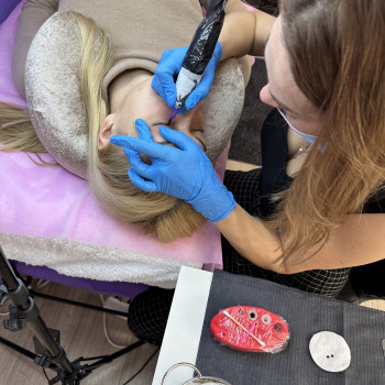 Перманентний макіяж
                    Мастер перманентного макияжа Ольга Днепр