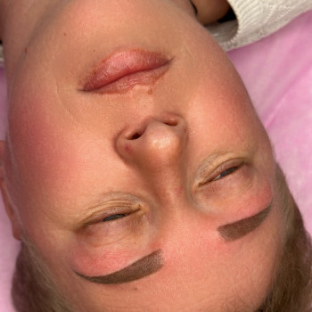 Перманентний макіяж
                    Мастер перманентного макияжа Ольга Днепр