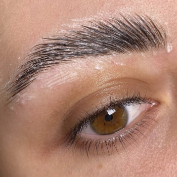 Ламінування брів