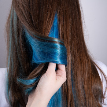 Приховане фарбування синій колір волосся, фото - Салон краси DICTAT COLOR