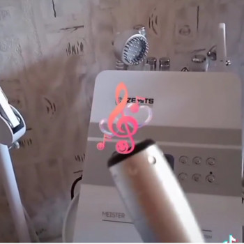 RF lifting обличчя та маніпула,якою проводиться процедура.