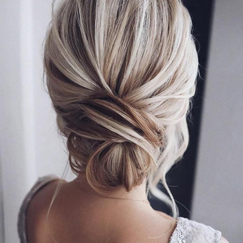 Зачіски та укладання волосся | Стильні образи на будь-який випадок
                    Визажист Марьяна Киев