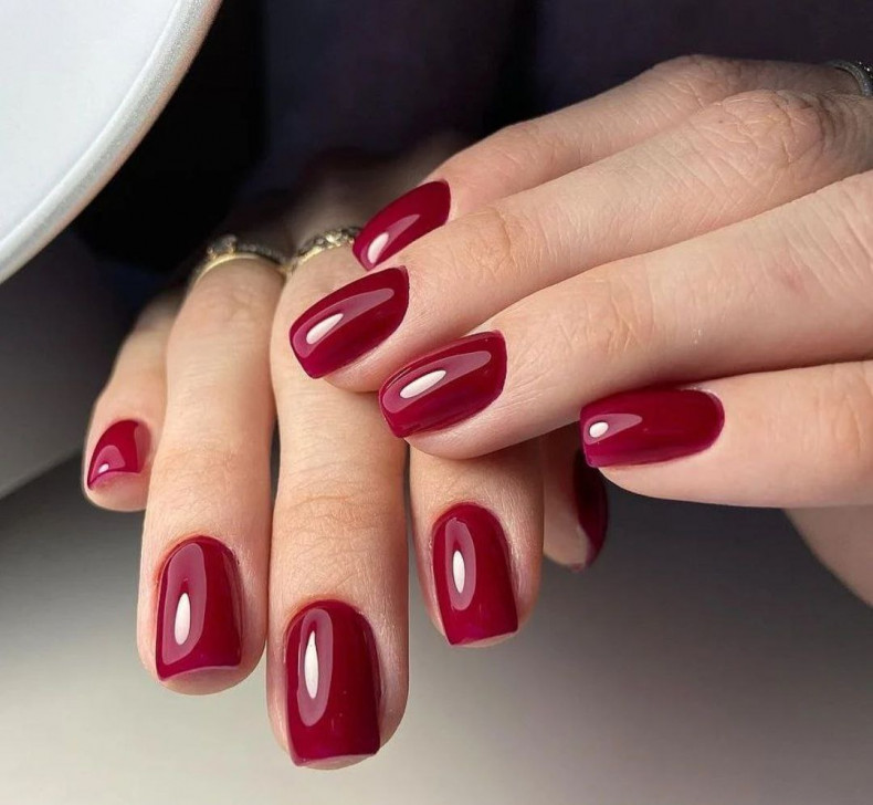 Красный маникюр бордовый однотонный (монохромный), фото - Студия красоты NS Beauty Studio
