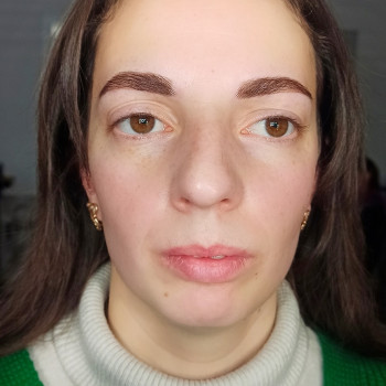 Фарбування брів