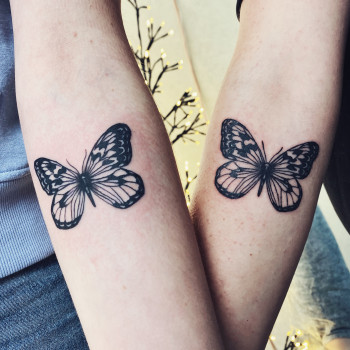 На передпліччі метелик парні тату, фото - тату майстер Владислава Барабаш