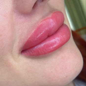 Акварельные губы