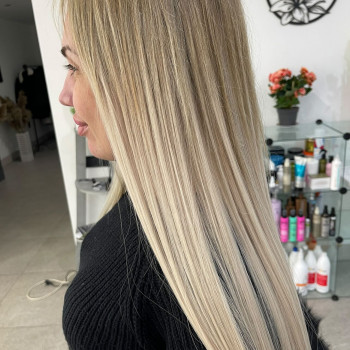 Омбре з делікатного пофарбованого дитячого волосся