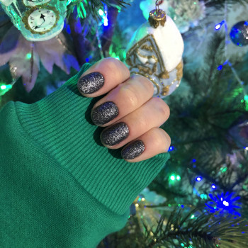 Манікюр на короткі нігті новорічний з блискітками, фото - Майстер манікюру Катерина Божко