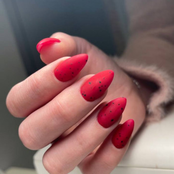 Красный маникюр яркий миндаль, фото - Мастер маникюра Катерина Божко
