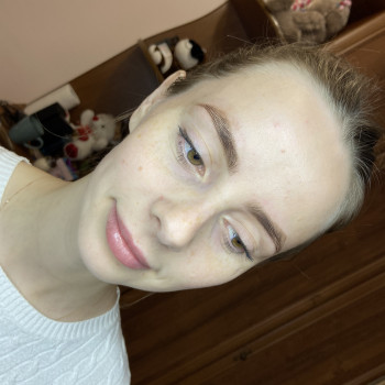 Корекція (воском/пінцетом) та пофарбування брів (хною, фарбою)
                    Визажист Наталія Ивано-Франковск