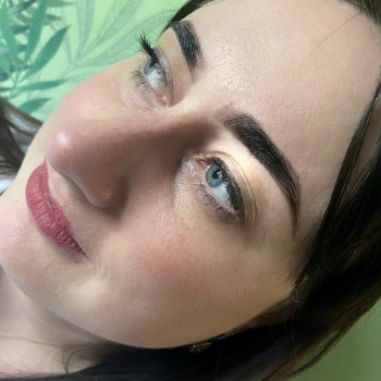 Корекція (воском/пінцетом) та пофарбування брів (хною, фарбою)
                    Визажист Наталія Ивано-Франковск