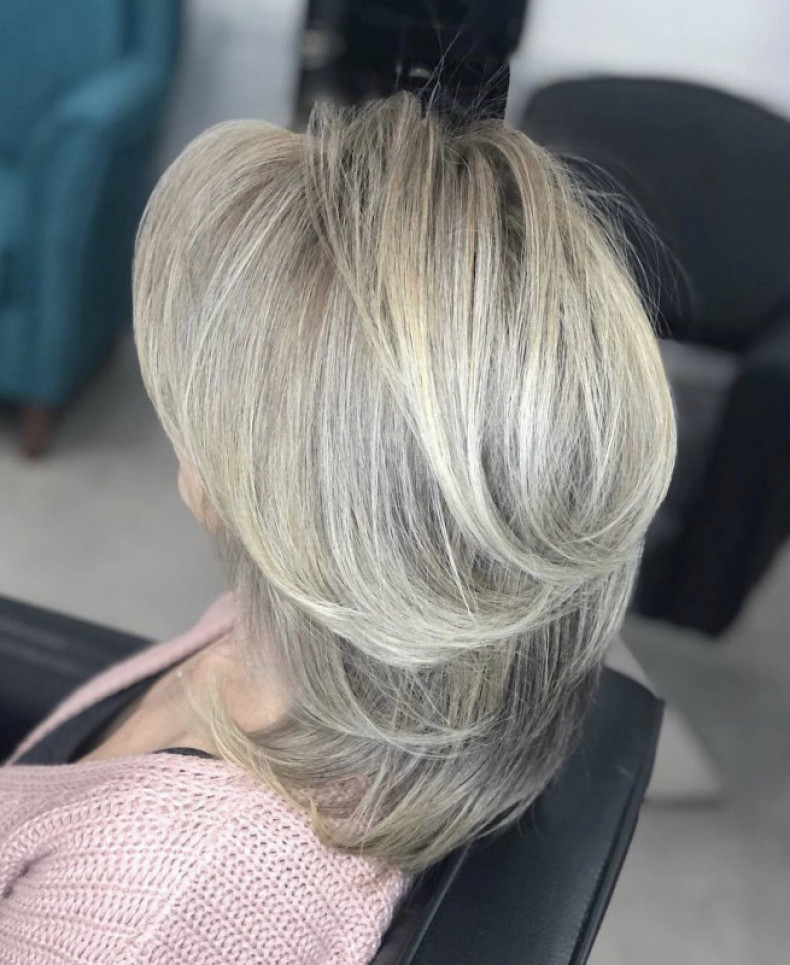 Стрижка каскад на средние волосы женская, фото - Студия красоты NS Beauty Studio