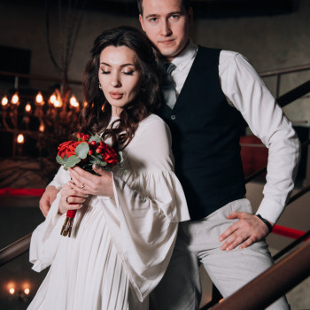 Фотосессия пары на лестнице, фото - Фотограф Вероніка Лобко