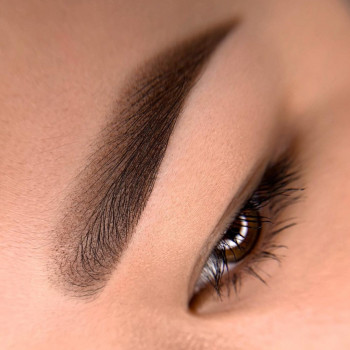 Пудровое напыление бровей