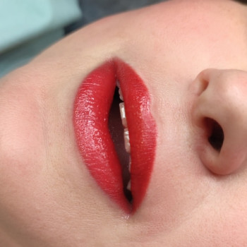 Перманентний макіяж губ з ефектом губної помади - 1400 грн, фото - Салон краси Майстерня Краси "Юлії Юдіної"