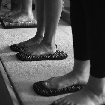 Провідник в практиці цвяхостояння