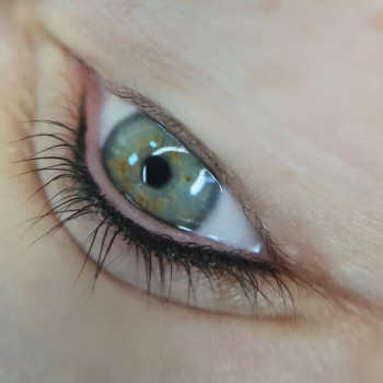 Міжвійка і стрілочка
                    Майстер перманентного макіяжу Anna Дніпро