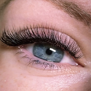 Фото з портфоліо майстра Дар’я Король (лешмейкер, Київ)