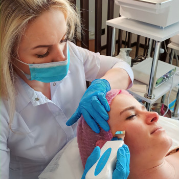 Ультразвукове чищення обличчя, фото - косметолог Tati