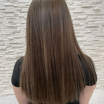 Фарбування волосся та реконструкція.