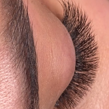 Фото з портфоліо майстра Дар’я Король (лешмейкер, Київ)