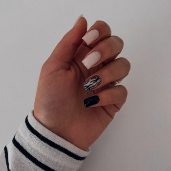 Білий манікюр чорний на квадратні нігті, фото - Майстер манікюру Олександра Коростельова