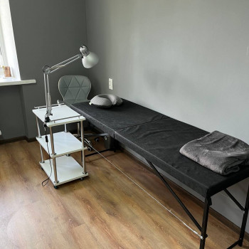 Здаю в оренду місця для майстрів манікюру, бровіста/візажиста, лешмейкера Олімпійська
                    Майстер манікюру Катя Київ