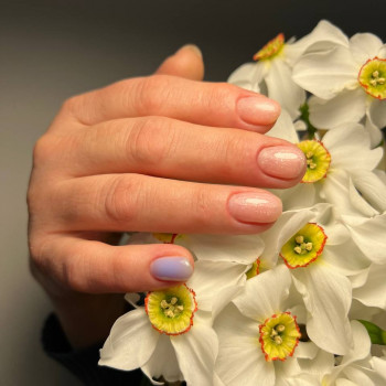 Покриття гель лаком
                    Салон краси Backstage Одеса