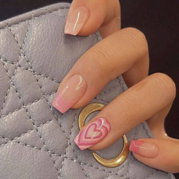 Покриття гель лаком
                    Салон краси Backstage Одеса