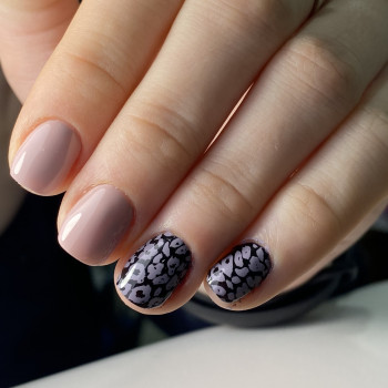 Маникюр на короткие ногти кофейный с принтами, фото - Мастер маникюра Алина Бойко