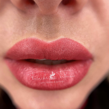 Процедура Коррекція любої однієї зони (брови, губи, міжвійка)
                    Майстер перманентного макіяжу Валентина Київ