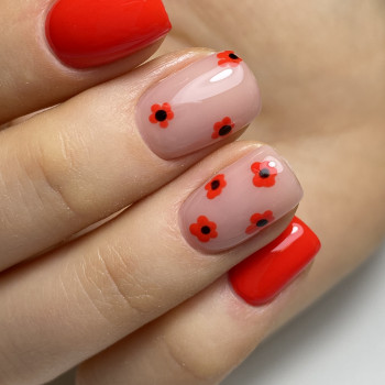 Червоний манікюр з квітами, фото - Майстер манікюру Тамара Сіренко