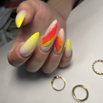 Яскравий манікюр жовтий омбре, фото - Майстер манікюру Анна Корнієнко