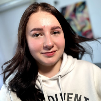 Моделювання/фарбування/ламінування брівок.