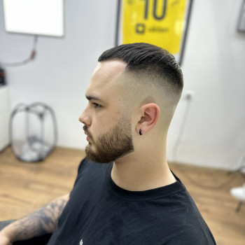 Корекція бороди
                    Барбер Дмитро Киев