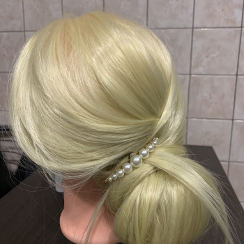 Вечірні зачіски
                    Салон краси HelenS Харків