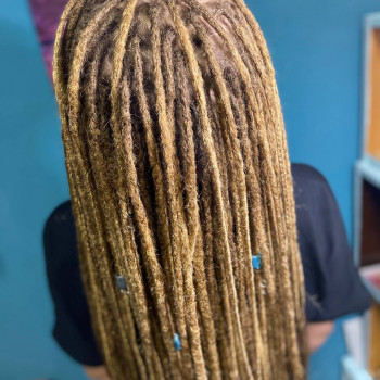 Дреди з подовженням канекалоном (штучне волосся)
                    Брейдер Натали Киев