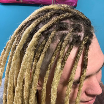 Дреди з подовженням канекалоном (штучне волосся)
                    Брейдер Натали Киев