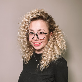 Локони, волни, укладання волосся
                    Перукар-стиліст Валерия Одеса