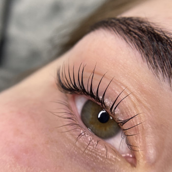 Ламінування вій