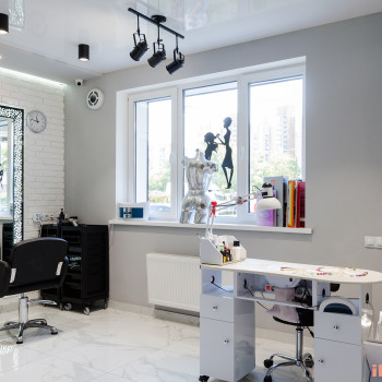 Oренда робочого місця для манікюра
                    Салон красоты Murphy Style Киев