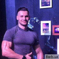 Фитнес тренер Маским Калашников на Barb.ua