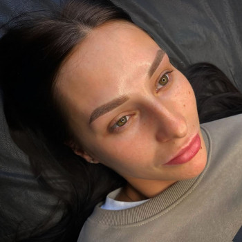 Корекція перманентного макіяжу брів
                    Мастер перманентного макияжа Карина Харьков