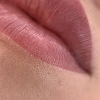 Заживший перманент губ