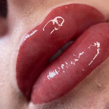 Перманент губ одразу після процедури