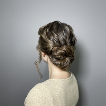 Вечірня зачіска
                    Перукар-стиліст Валерия Одеса