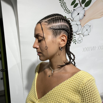 Брейди, коси з канікалоном
                    Парикмахер-стилист Валерия Одесса