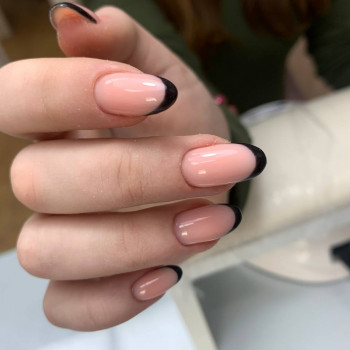 манікюр та педикюр в 4ри руки