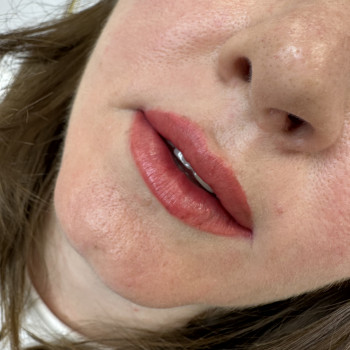 Корекція губи
                    Мастер перманентного макияжа Олена Одесса