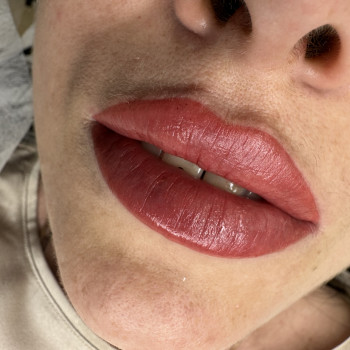 Корекція губи
                    Мастер перманентного макияжа Олена Одесса